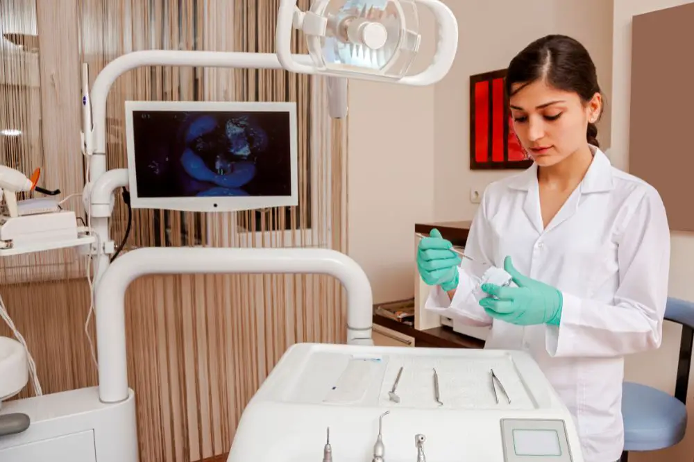 Become a Dental Assistant