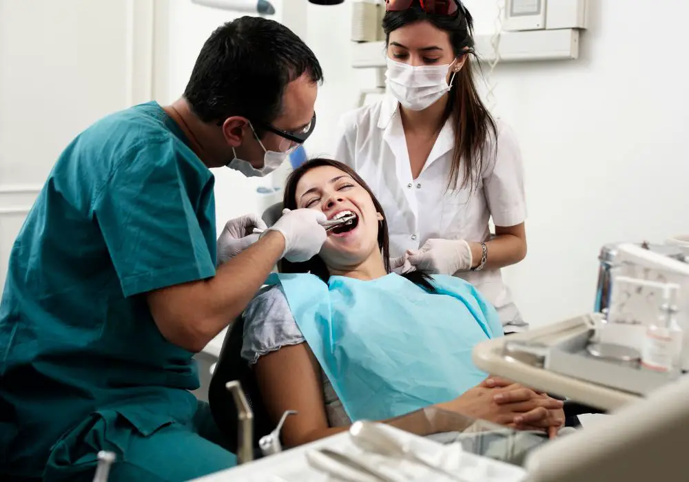 Does Going to the Dentist Without Insurance Cost More?
