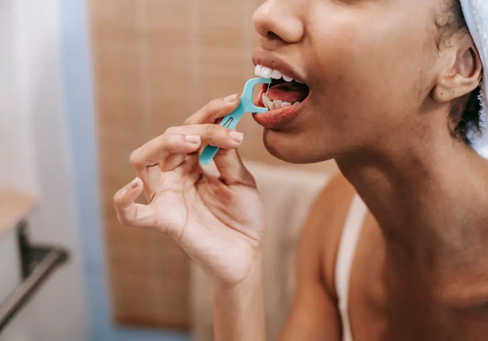 Flossing/Using Interdental Brushes