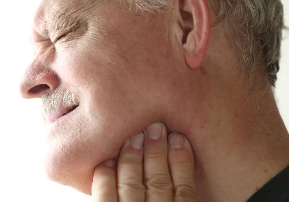 How to Manage Jaw Pain Until It Goes Away