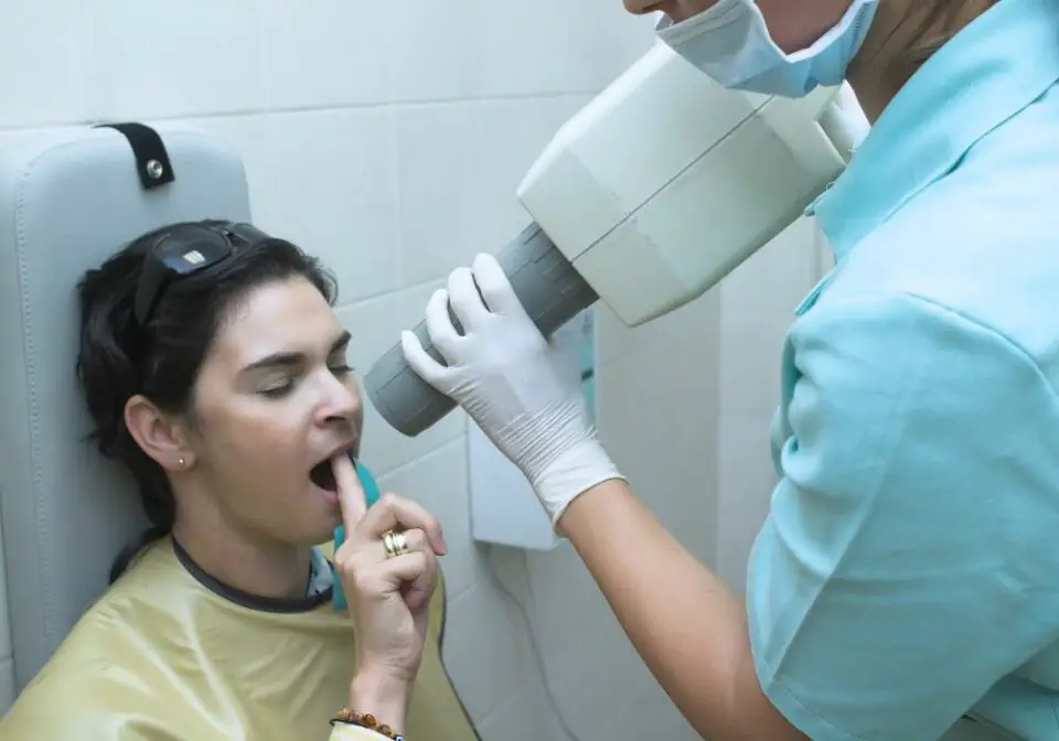How Much Are Dental Xrays Without Insurance? (Estimates)