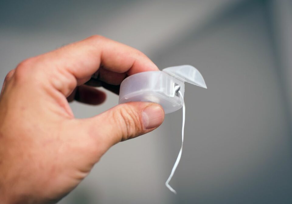 When Should Dental Floss Be Used In Relationship To Brushing Teeth