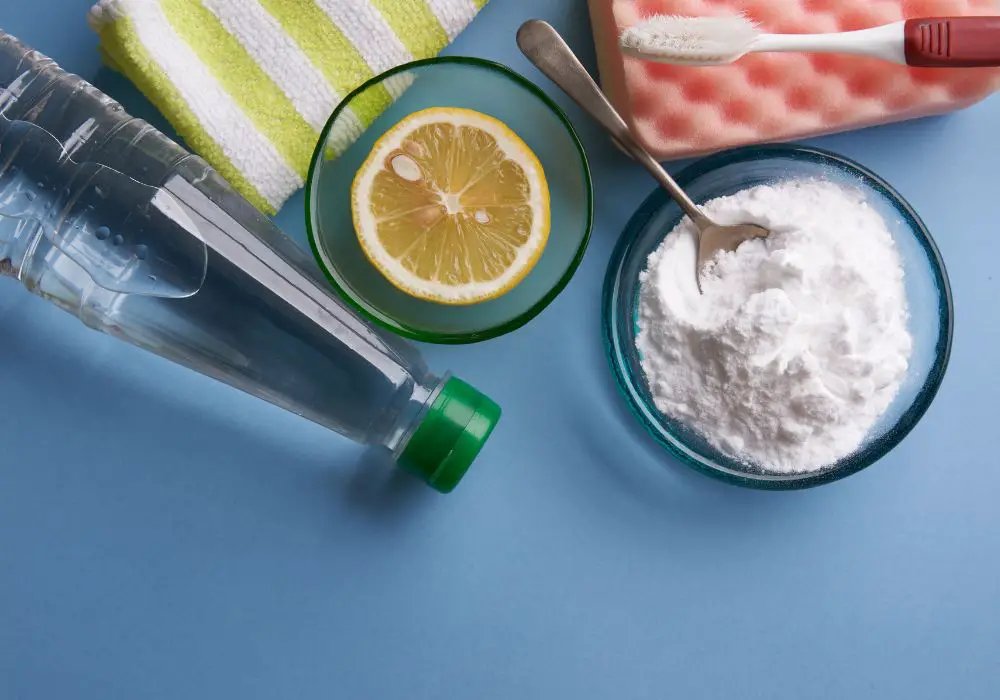 Why You Shouldn’t Use Baking Soda to Whiten Teeth