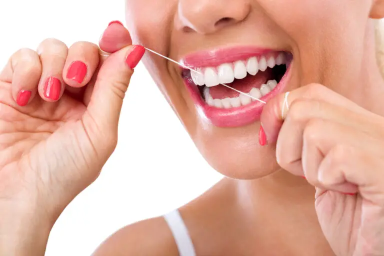When Should Dental Floss Be Used In Relationship To Brushing Teeth? (Explained)