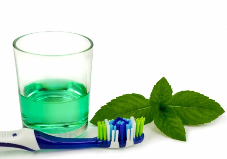 Using Mouthwash After Wisdom Teeth Removal What You Need to Know