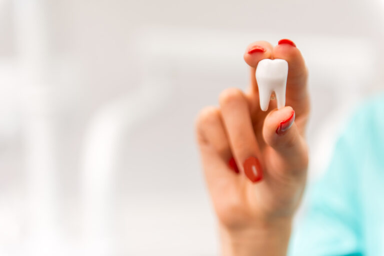 Can You Feel a Blood Clot Dislodge in Wisdom Tooth? Explained