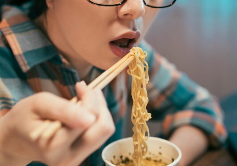 Can You Eat Noodles After Wisdom Teeth Removal? Tips and Guidelines