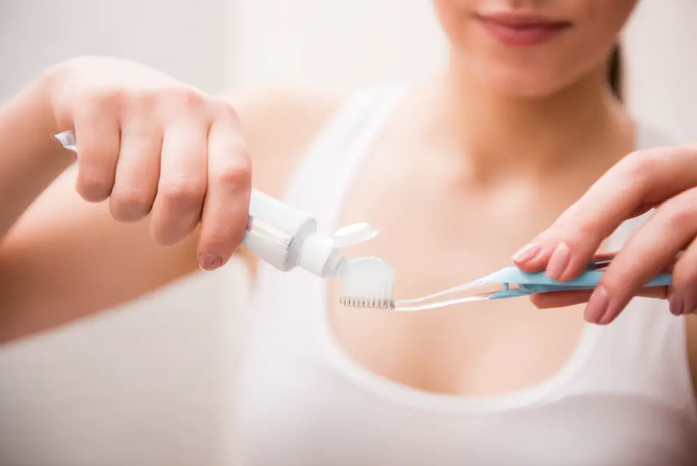 Can Toothpaste Numb Tooth Pain? (Effectiveness & limitations)