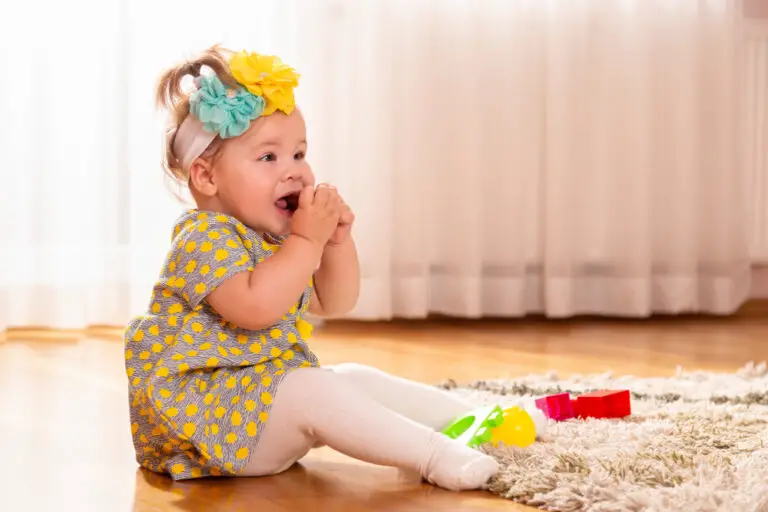 Can babies chew without teeth? (solid foods for toothless infants)