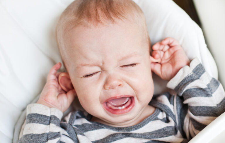 Can teething cause a fever? How to relieve discomfort?