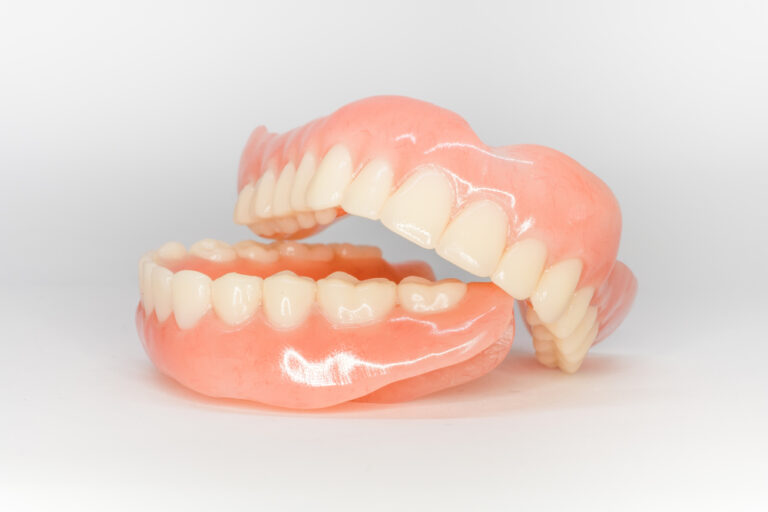 Temporary Teeth: A Solution While Waiting for Dentures?