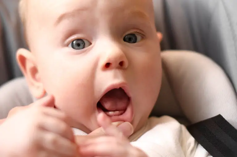 Can you see teeth in baby gums? What’s the sign?