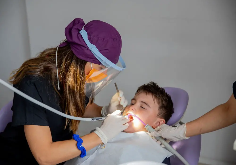 Child see a dentist