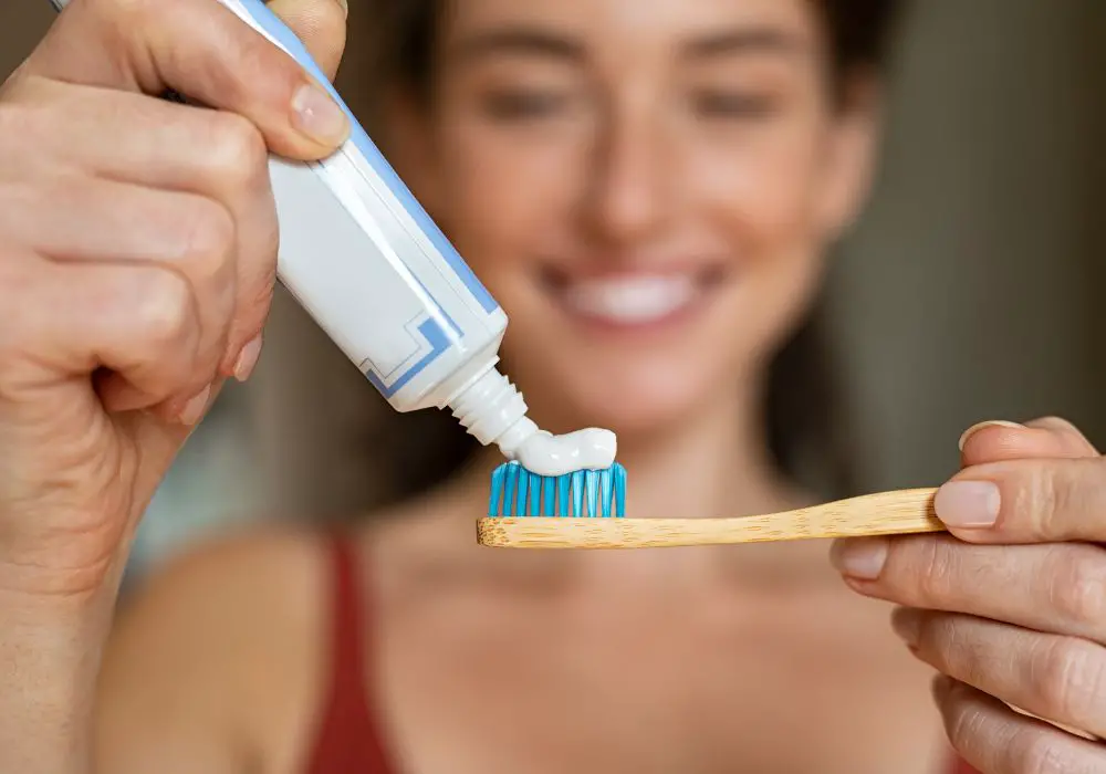 How Ingredients in Toothpaste Reduce Pain