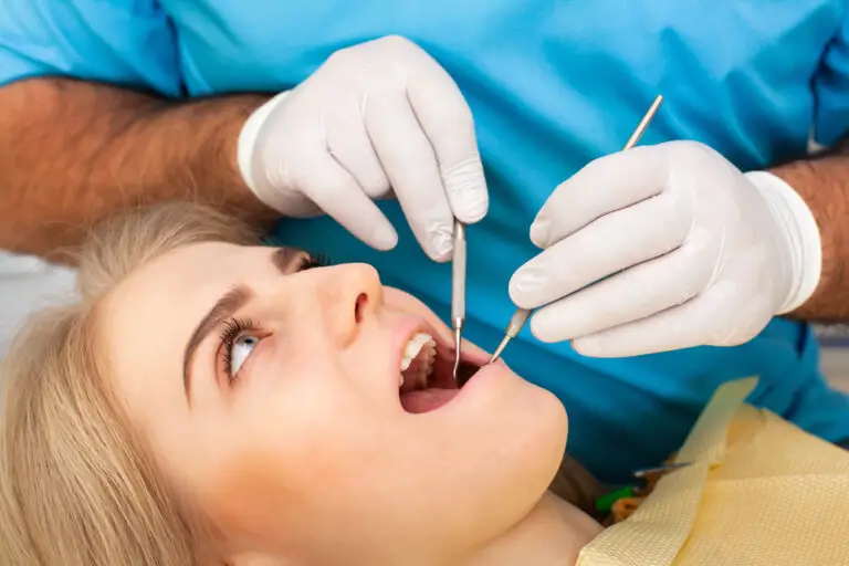 How To Clean Wisdom Teeth Sockets With Syringe? (Ultimate Guide)