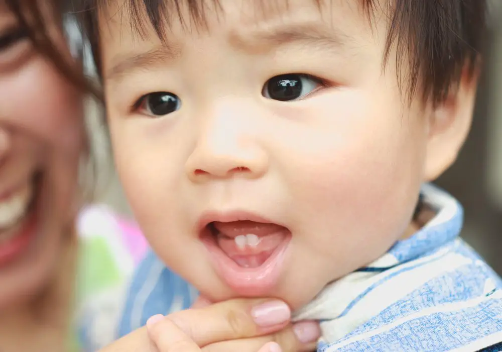 How can I make my baby's teeth straight?