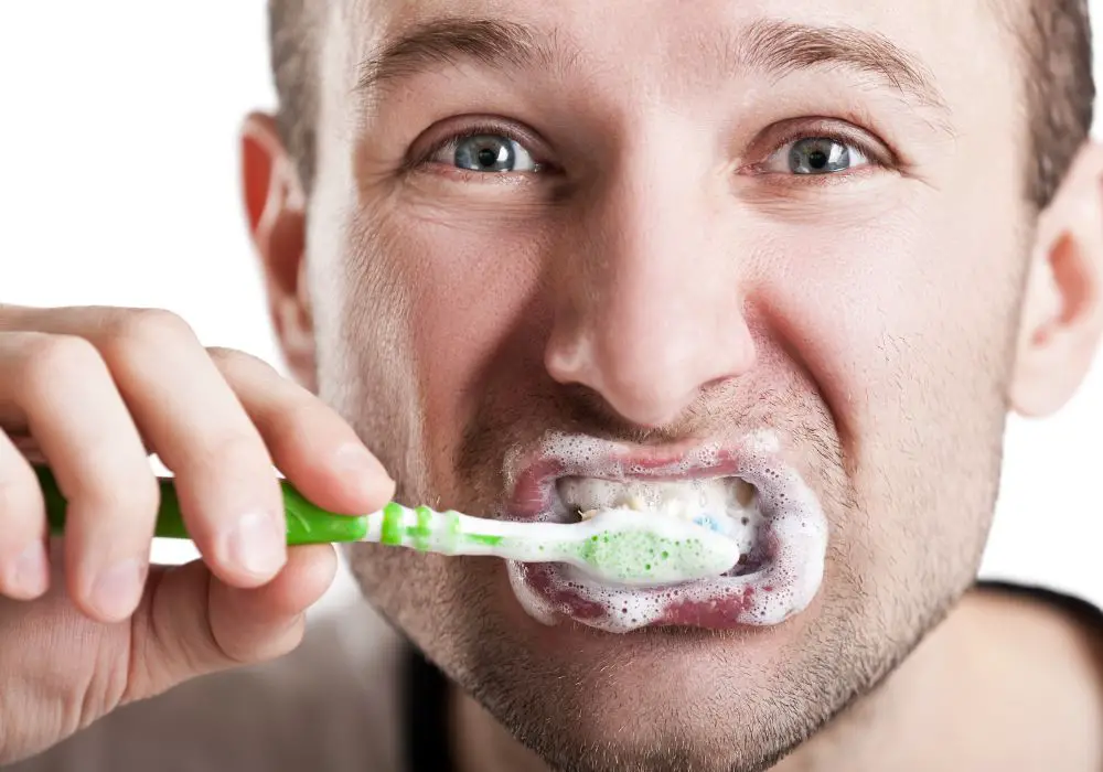 How does brushing your teeth help your heart?