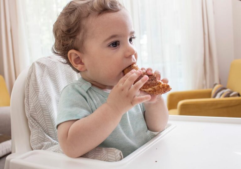 What solids can babies eat without teeth? (Tips for introducing solid