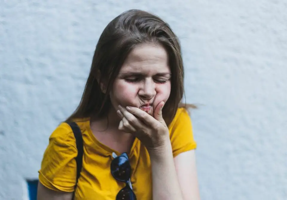 Is Ibuprofen or Tylenol Better for Dental Pain? (Your Complete Guide)