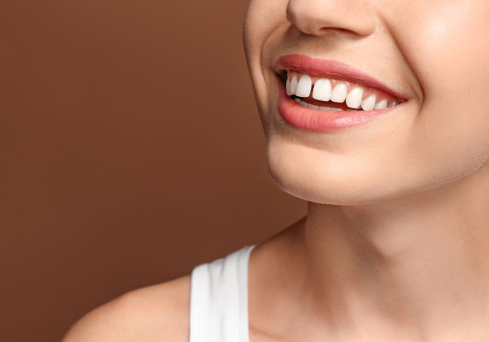 Methods for closing gaps between front teeth