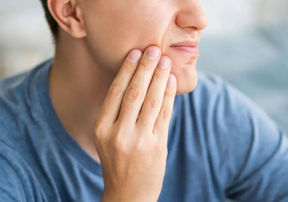 Risks and limitations of wisdom teeth removal for the jawline