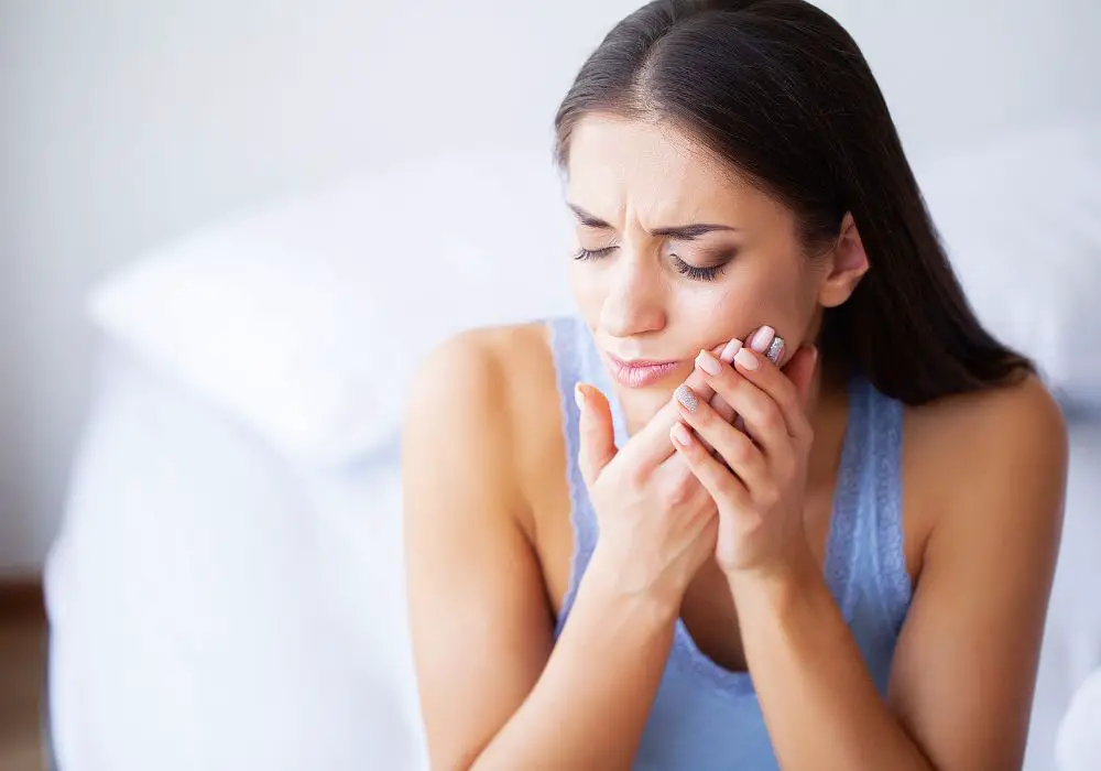 Signs and Symptoms of Broken Permanent Teeth