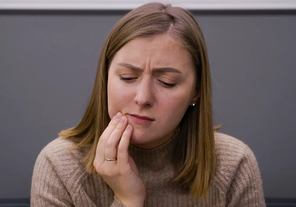Signs and Symptoms of Wisdom Teeth Swelling