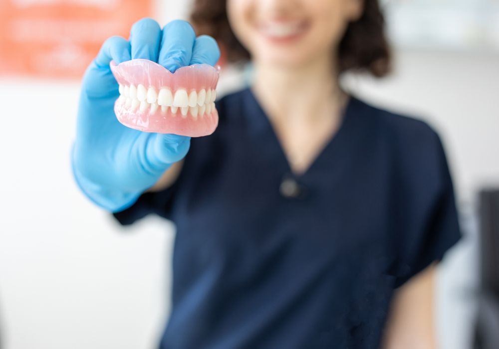 The Advantages and Disadvantages of Complete Dentures