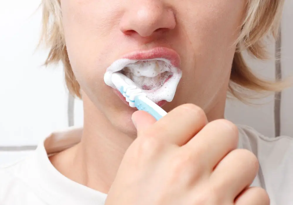 Tips to prevent gagging while brushing teeth