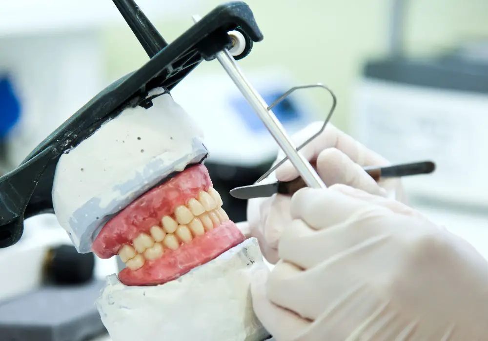 What Options Exist for Realistic-Looking Artificial Teeth?