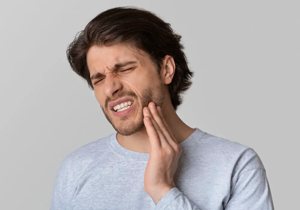 What is the best way to stop gum pain referred to your tooth