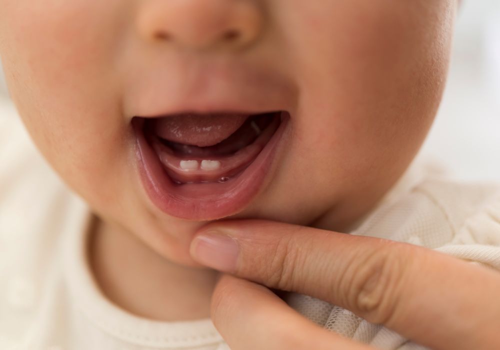 What risks are associated with using teething gels in newborns