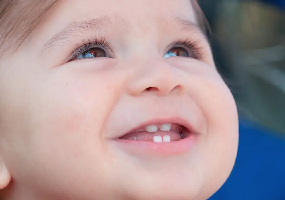 When do baby teeth fall out for permanent teeth