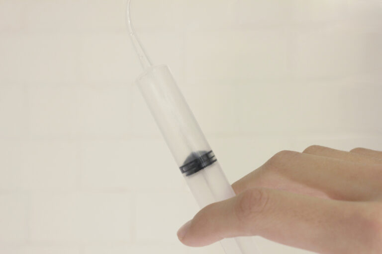 When to Use an Irrigation Syringe for Wisdom Teeth: A Guide