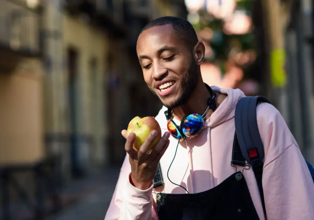 Why Apples Alone Can’t Prevent Cavities