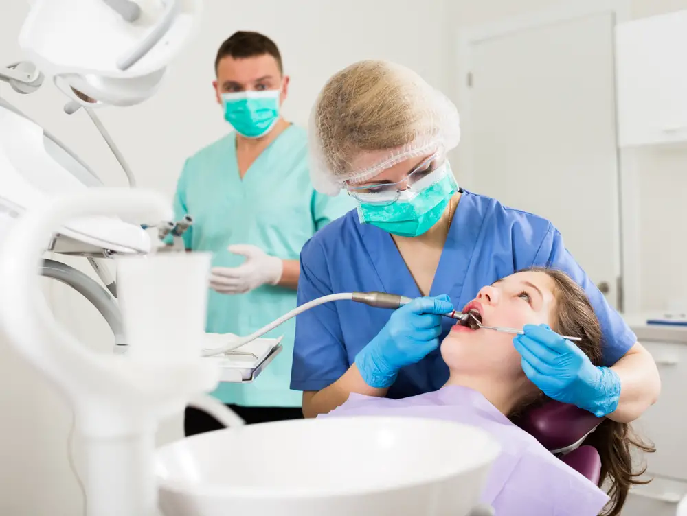 Why can't you eat or drink 8 hours before wisdom teeth removal?