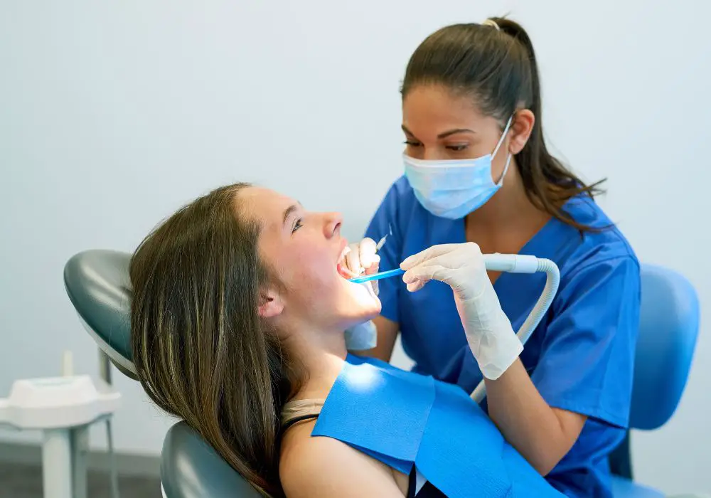 Back Teetch Why do I have plaque on the back of my teeth? (Causes & Solutions)
