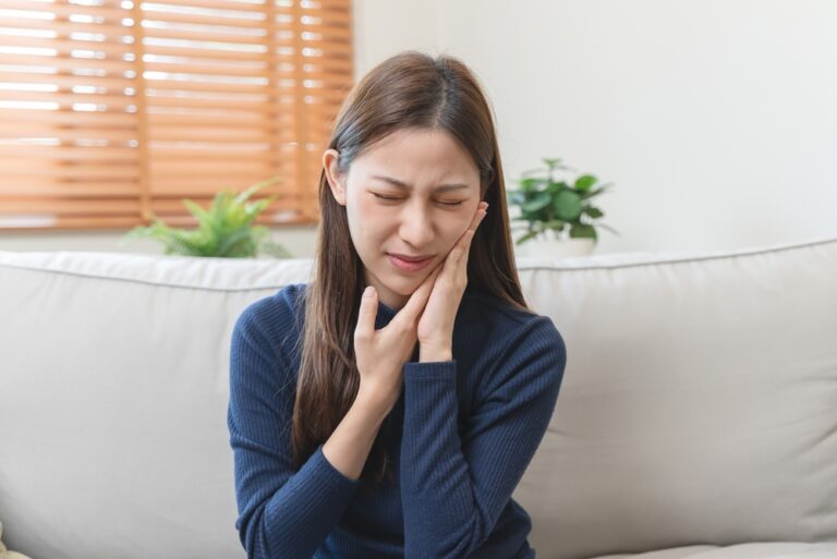 Why Do My Teeth Feel Numb And Tingly? (Causes & Treatment)