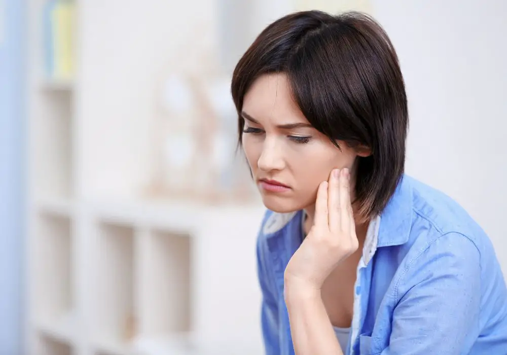 Why do my teeth hurt when I don't feel good? (Causes & Solutions)