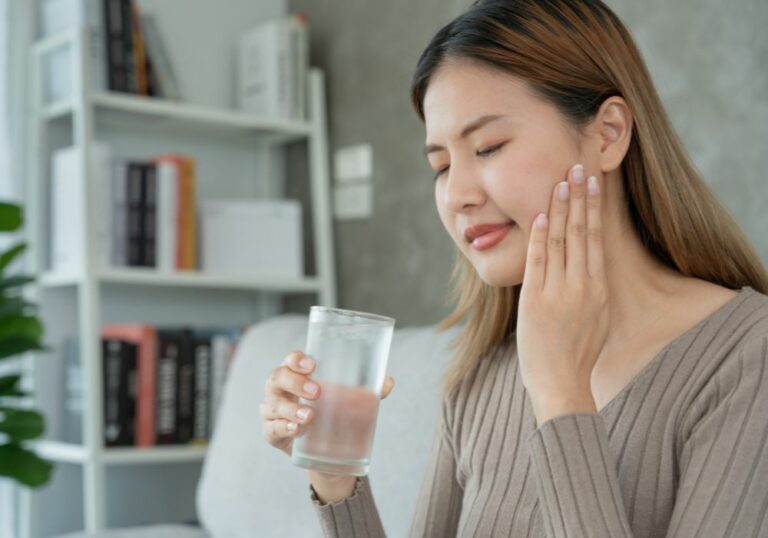 Why Do My Teeth Periodically Hurt? (Causes, Treatment & Prevention)