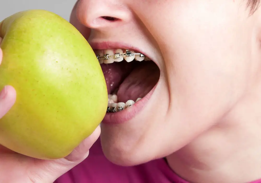 Why do my teeth suddenly hurt when chewing?