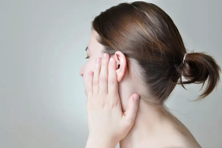 Why Does My Left Ear And Teeth Hurt? (Treatment & Prevention Tips)