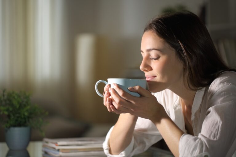 How to Prevent Teeth Stains When Drinking Coffee and Tea