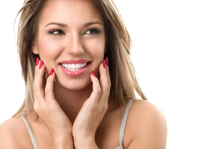 Natural Teeth Whitening: How to Brighten Your Smile Safely