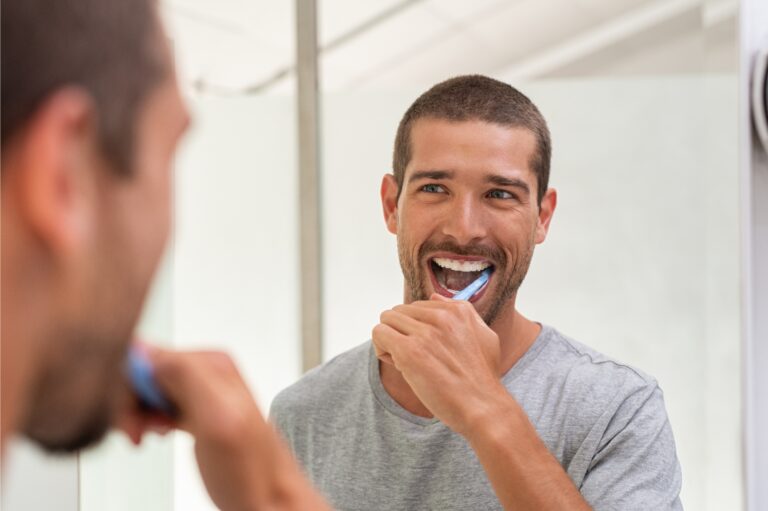 How to Clean Teeth for People with Sensitive Teeth